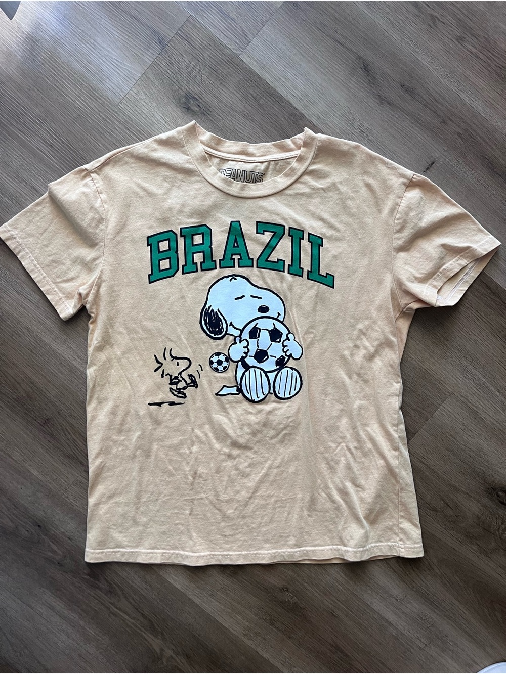 Peanuts Brazil Snoopy Soccer Women Tee Large